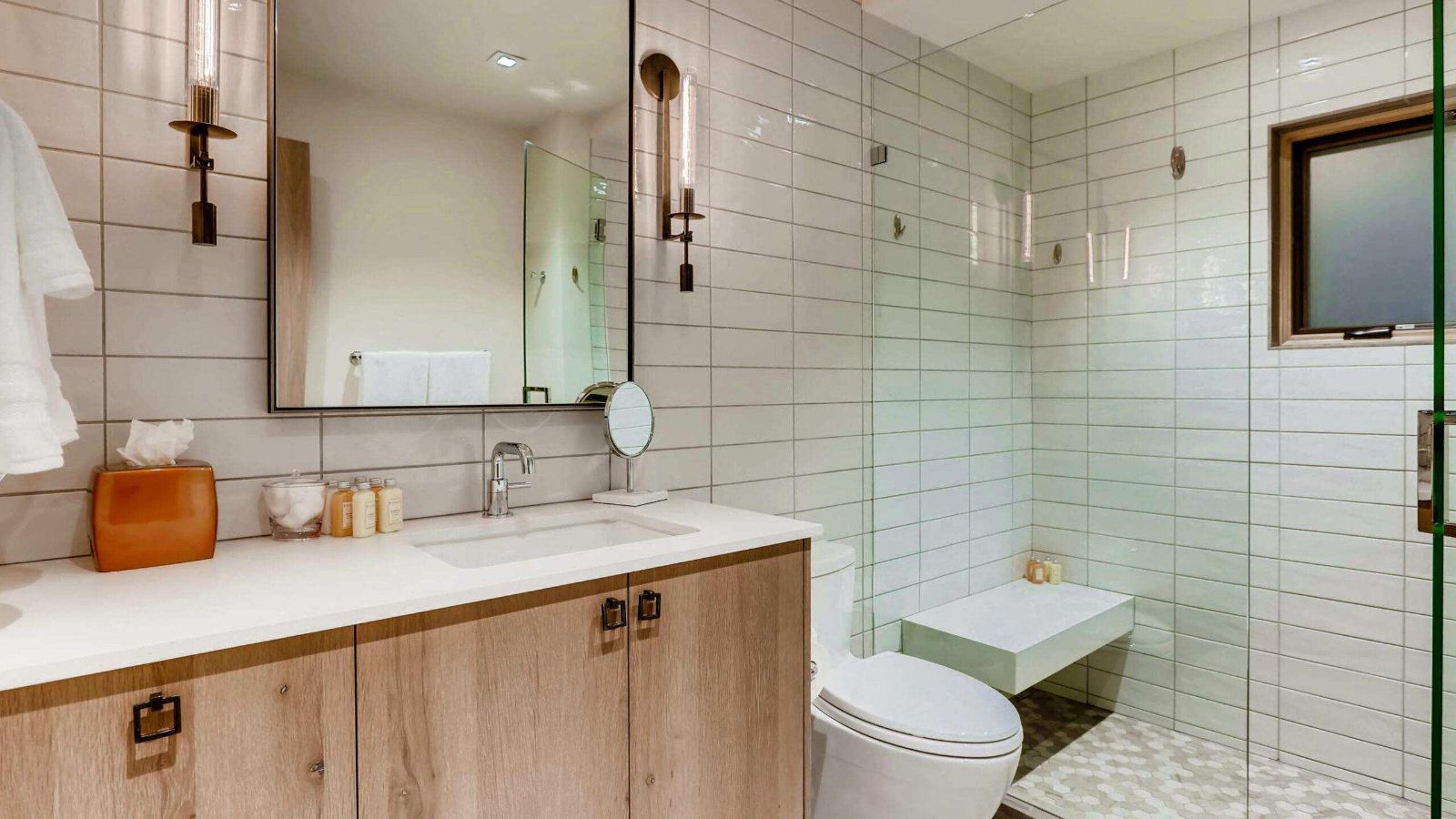 Luxury-Ski-Chalet-Vail-Gondola One-Oxford-Ski-Bathroom (2).jpg