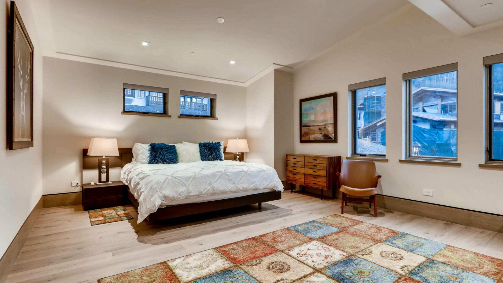 Luxury-Ski-Chalet-Vail-Gondola One-Oxford-Ski-Bedroom (1).jpg