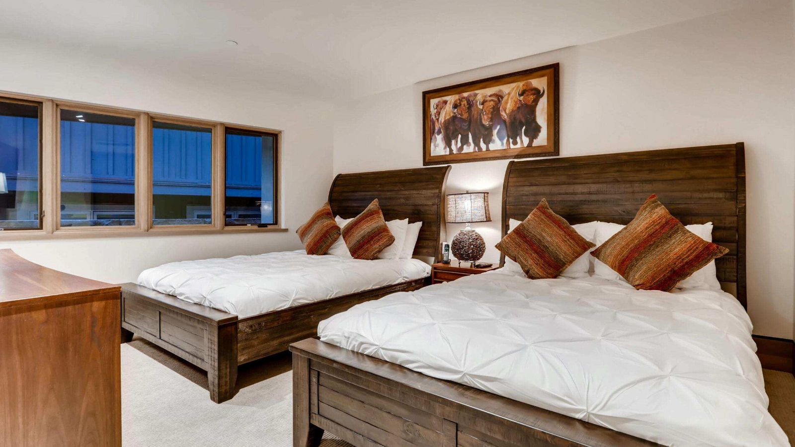 Luxury-Ski-Chalet-Vail-Gondola One-Oxford-Ski-Bedroom (2).jpg