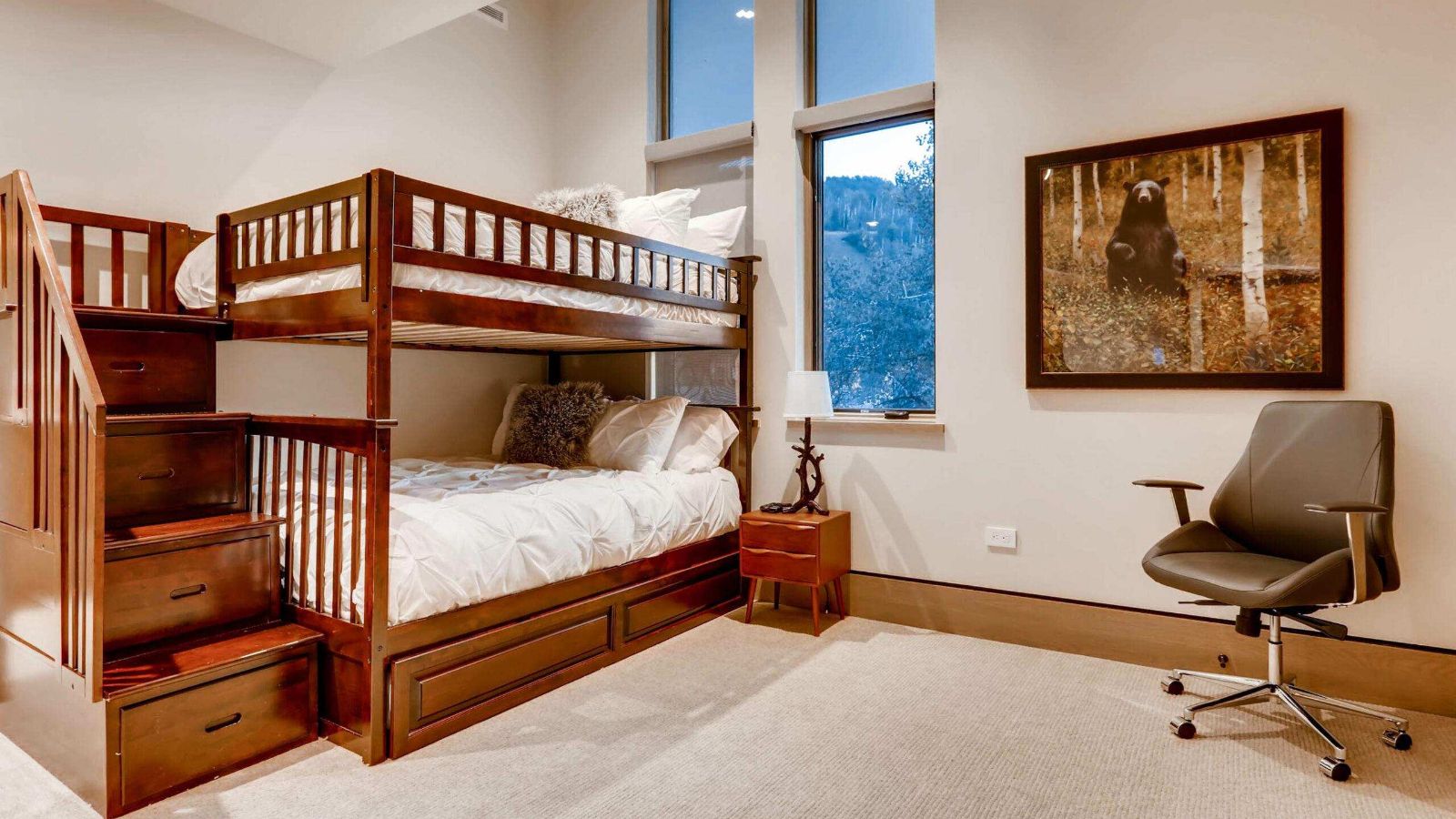 Luxury-Ski-Chalet-Vail-Gondola One-Oxford-Ski-Bedroom (3).jpg