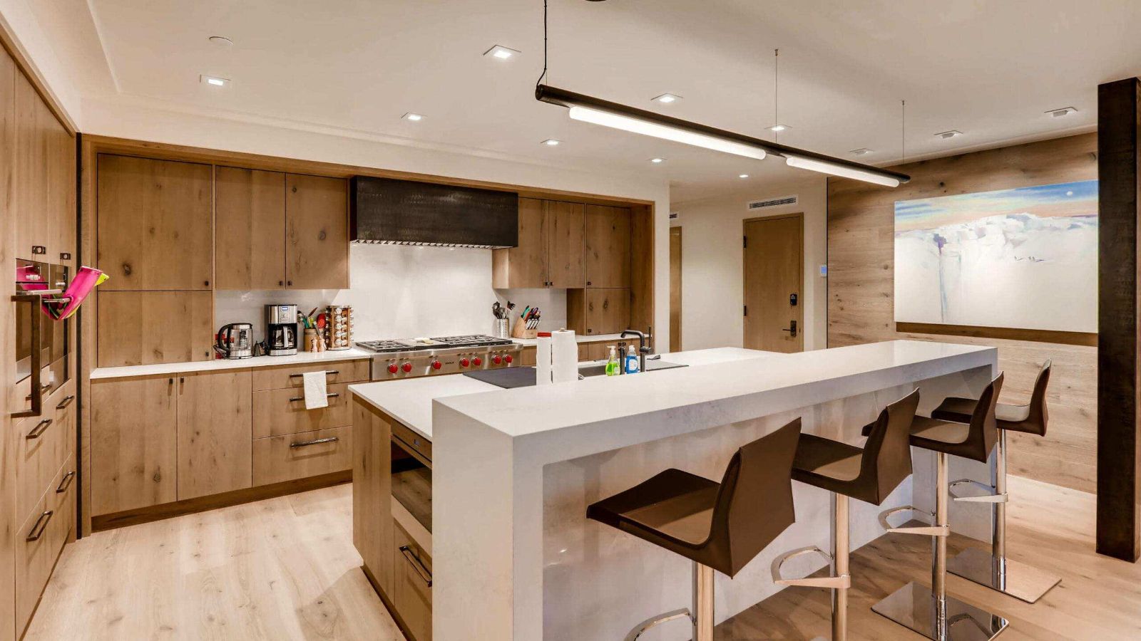 Luxury-Ski-Chalet-Vail-Gondola One-Oxford-Ski-Kitchen .jpg