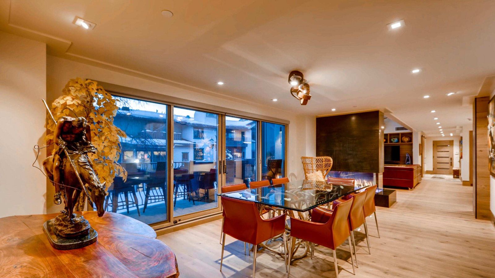 Luxury-Ski-Chalet-Vail-Gondola One-Oxford-Ski-Lounge (1).jpg