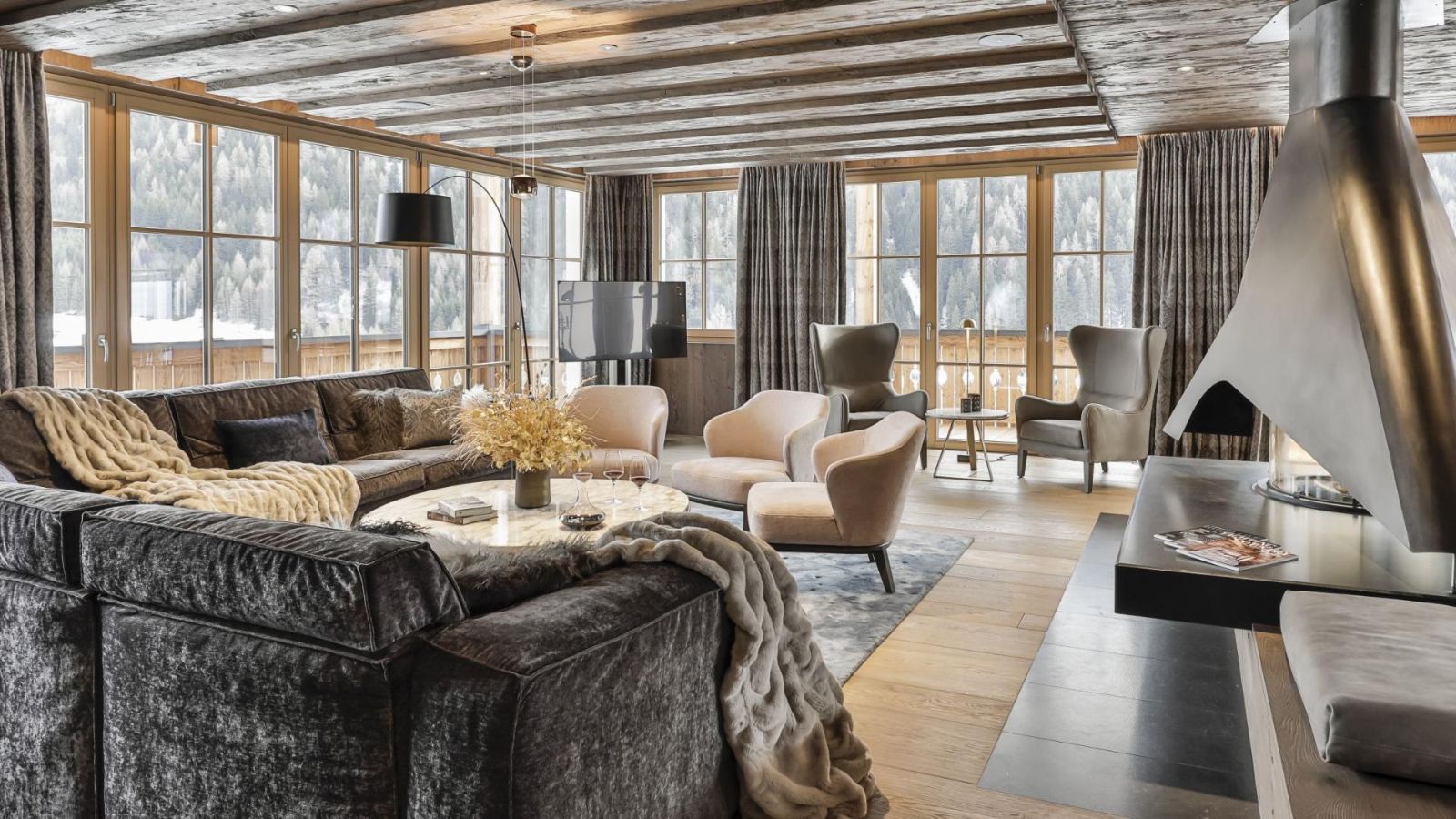 Luxury-Ski-Chalet-St Anton-Lena-Oxford-Ski- Lounge(2).jpg