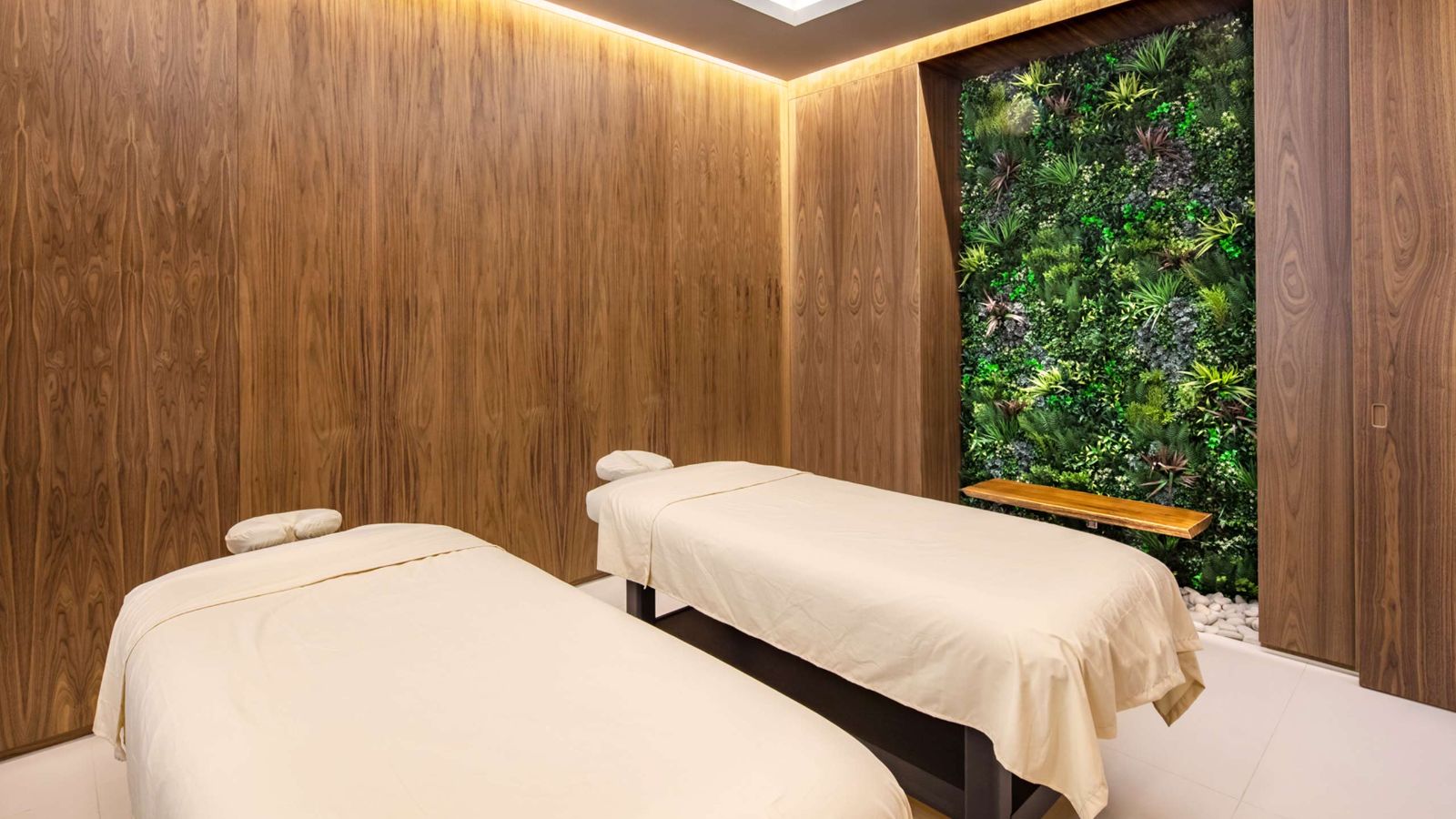 Luxury-Ski-chalet-Aspen-1001-Oxford-Ski-Massage room .jpg