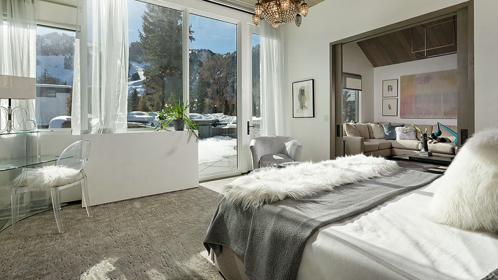 Luxury-Ski-chalet-Aspen-Aspen Sleek-Oxford-Ski-Bedroom (3).jpg