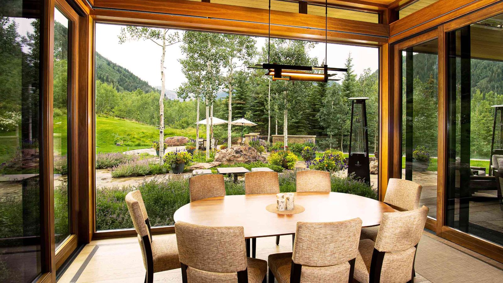 Luxury-Ski-Chalet-Aspen-Aspen-Park-Oxford-Ski-Dining.jpg