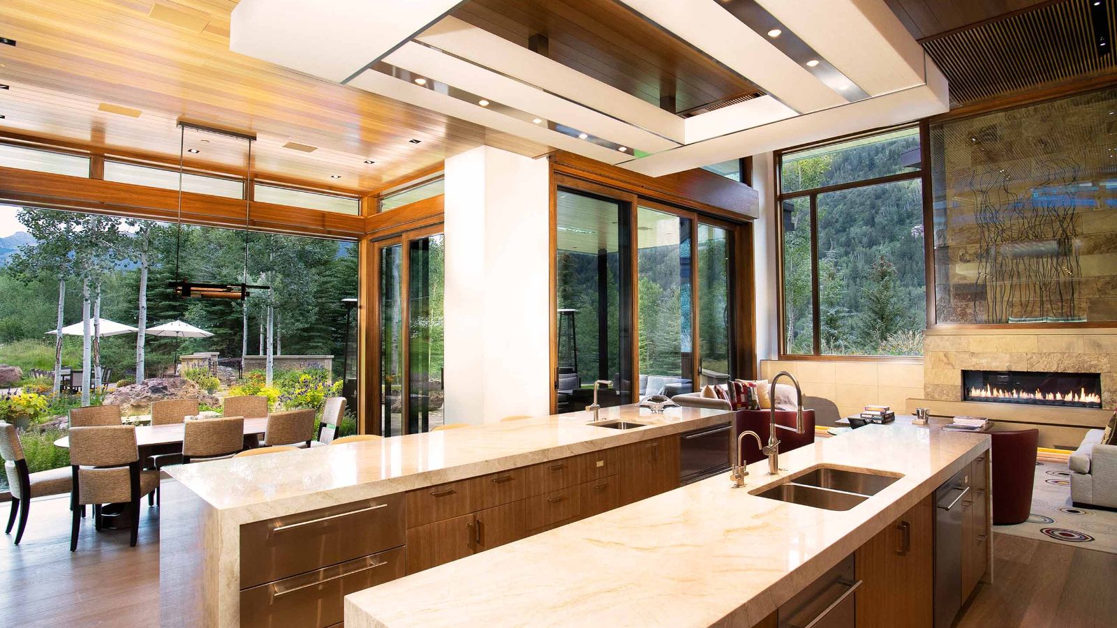 Luxury-Ski-Chalet-Aspen-Aspen-Park-Oxford-Ski-Kitchen.jpg