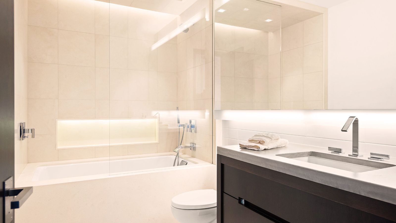 Luxury-Ski-chalet-Aspen-Star Mesa-Oxford-Ski-Bathroom(1).jpg