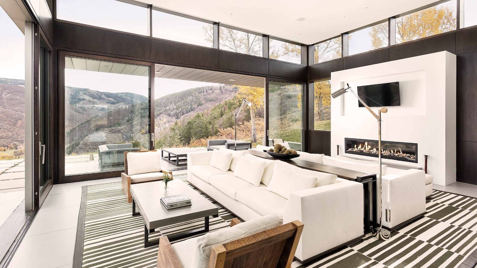 Luxury-Ski-chalet-Aspen-Star Mesa-Oxford-Ski-Bedroom (4).jpg