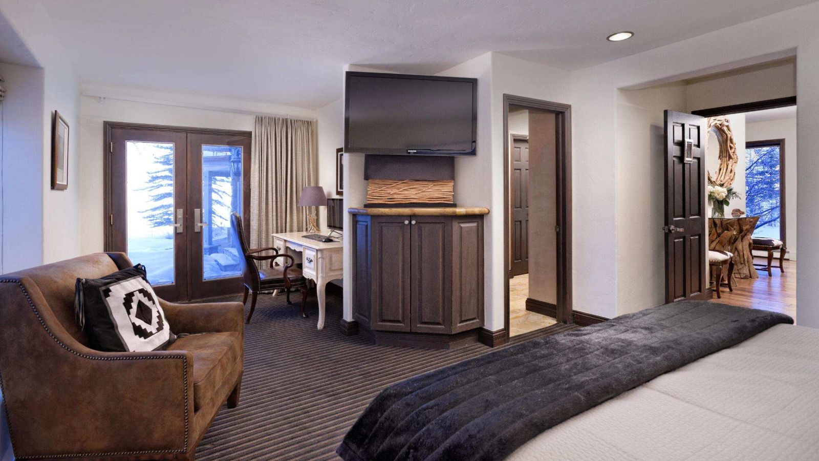 Luxury-Ski-chalet-Aspen-Four peaks-Oxford-Ski-Bedroom(2).jpg