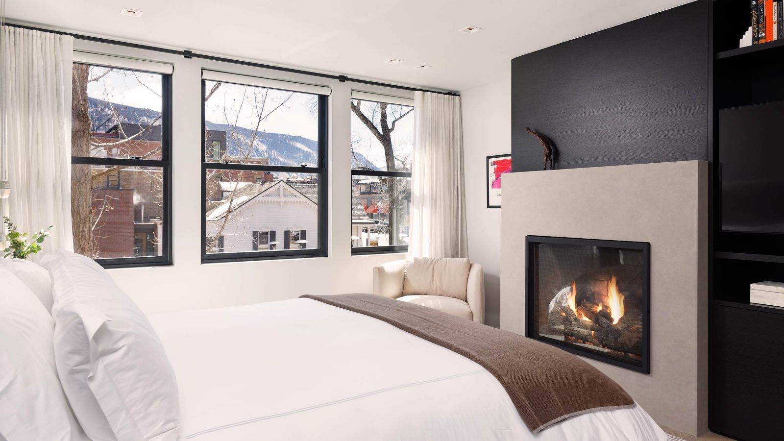 Luxury-ski-chalet- Aspen-Mountain Forge-Oxford-ski-Bedroom(2).jpg