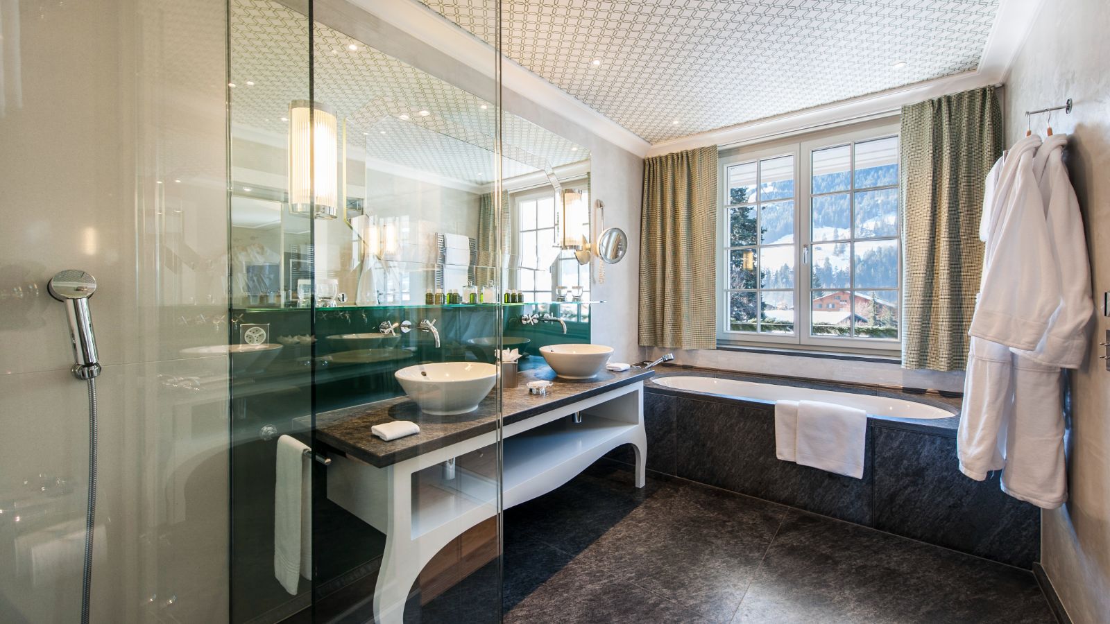 Luxury-Ski-Hotel-Gstaad-Le-Grand-Bellevue-Oxford-Ski-Bathroom.jpg