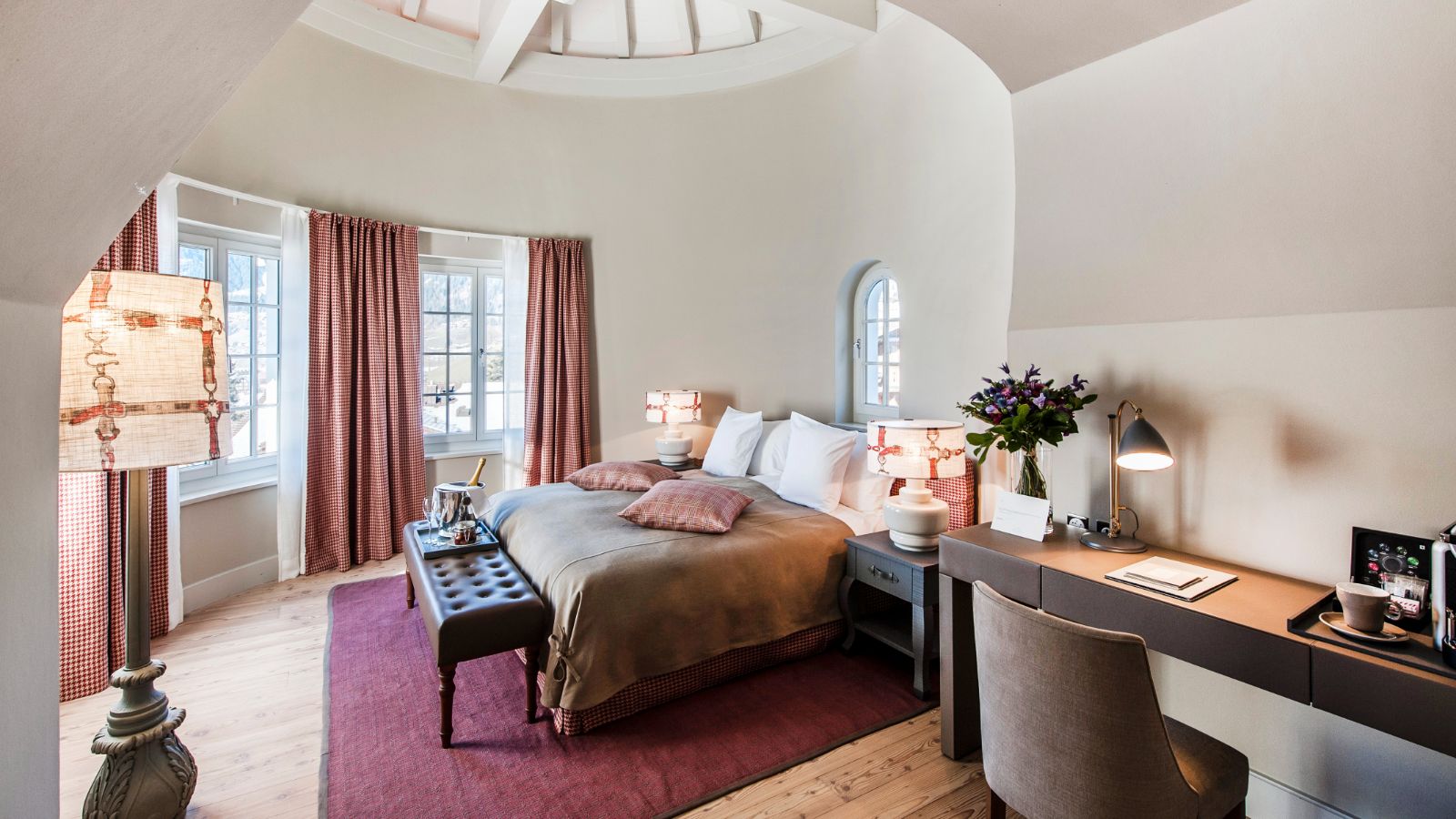 Luxury-Ski-Hotel-Gstaad-Le-Grand-Bellevue-Oxford-Ski-Bedroom (11).jpg