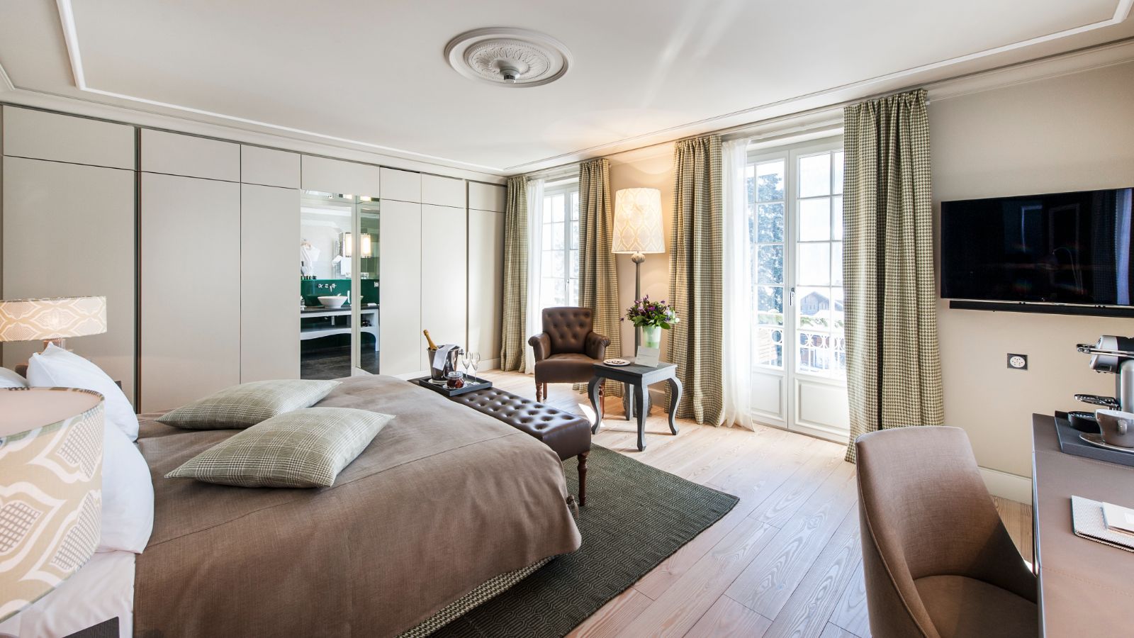 Luxury-Ski-Hotel-Gstaad-Le-Grand-Bellevue-Oxford-Ski-Bedroom (14).jpg