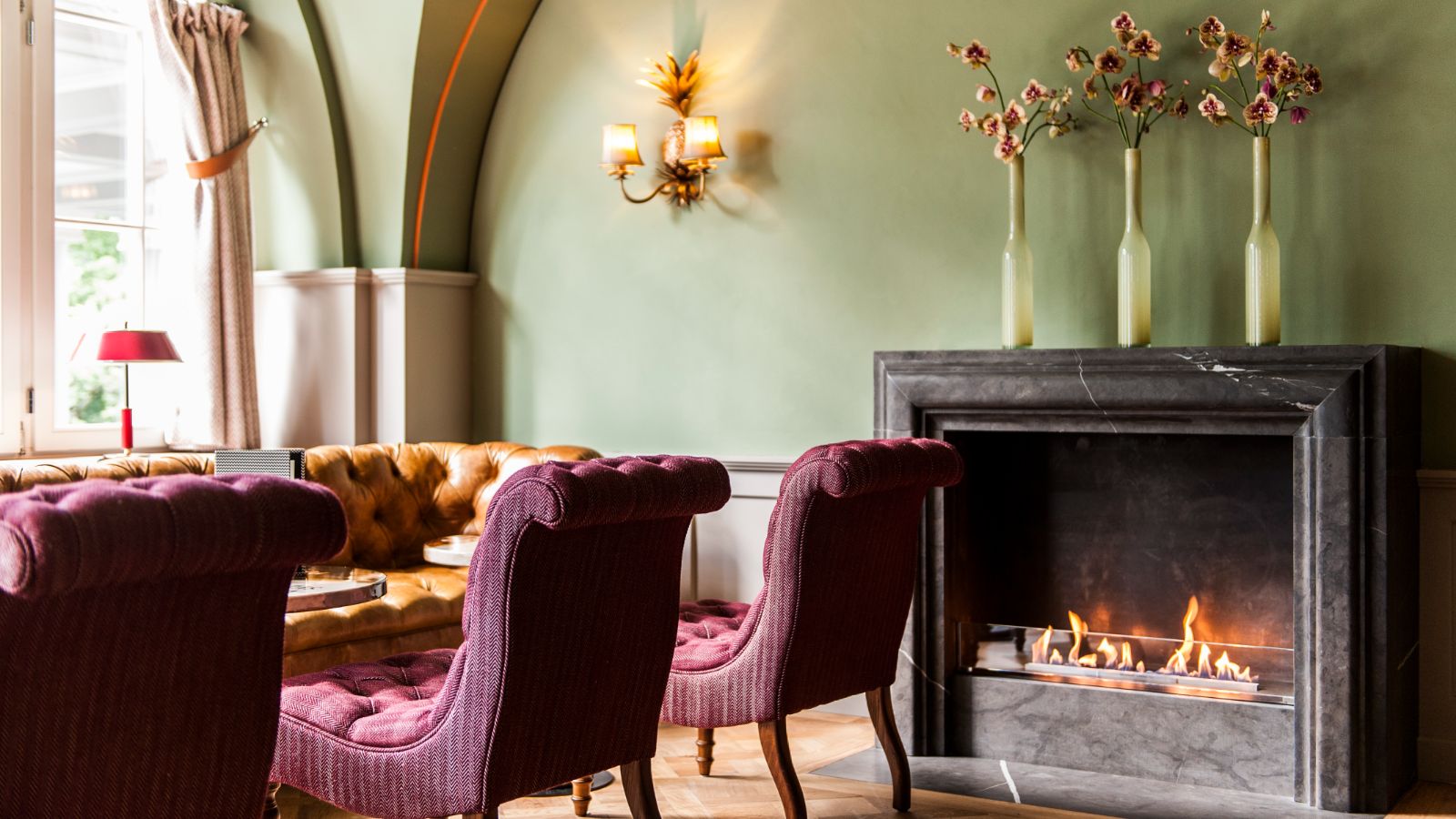 Luxury-Ski-Hotel-Gstaad-Le-Grand-Bellevue-Oxford-Ski-Fireplace.jpg