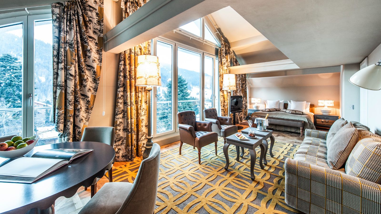 Luxury-Ski-Hotel-Gstaad-Le-Grand-Bellevue-Oxford-Ski-Panoramic.jpg