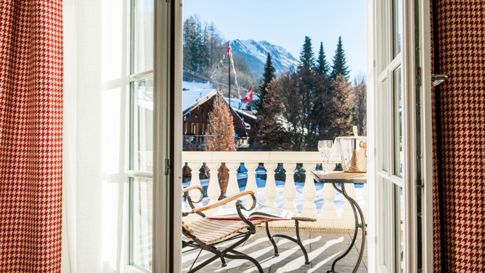 Luxury-Ski-Hotel-Gstaad-Le-Grand-Bellevue-Oxford-Ski-Balcony.jpg