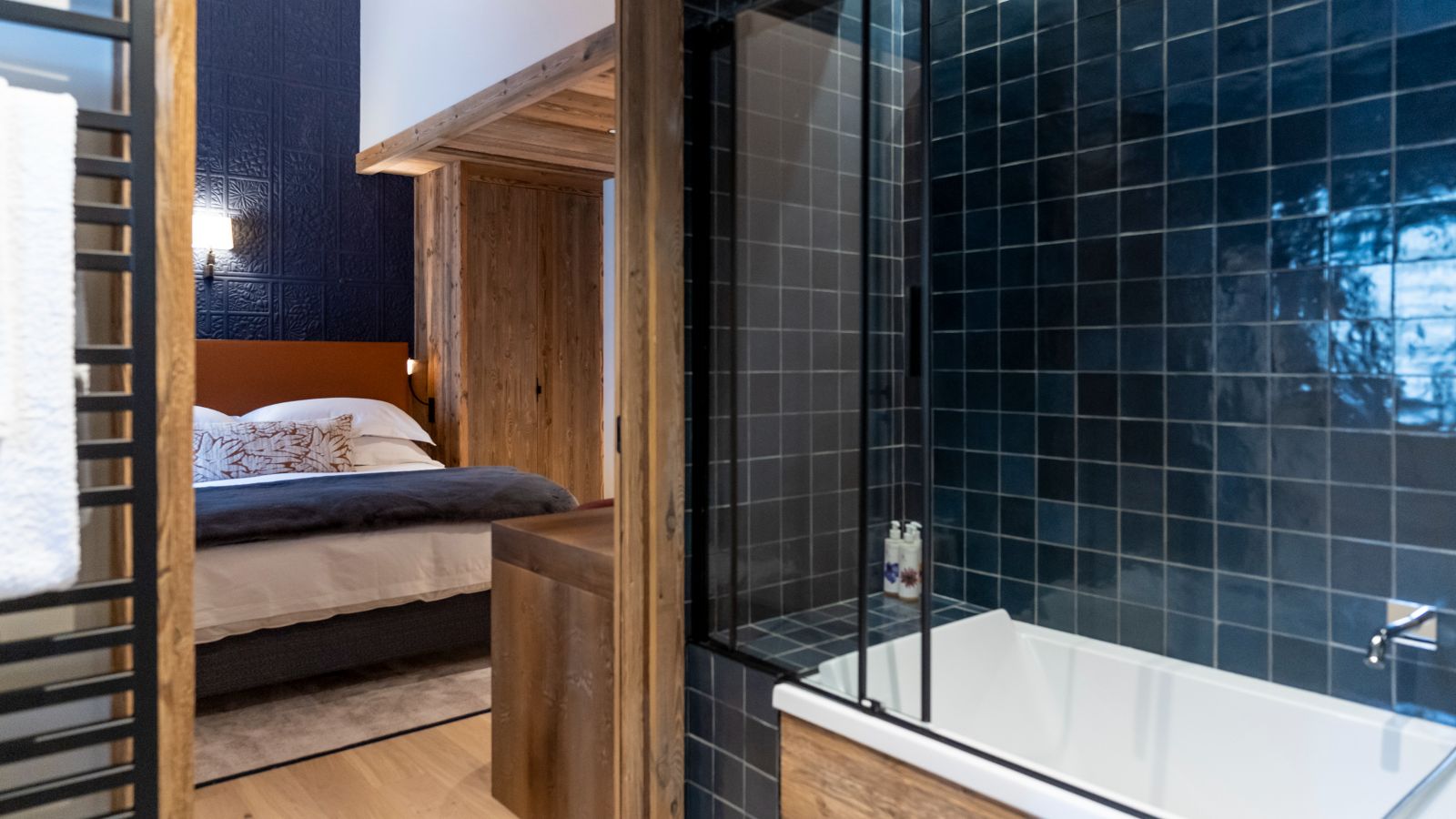 Luxury-Ski-Chalet-Meribel-Chalet-Le-Cygne-Oxford-Ski-Bathroom.jpg