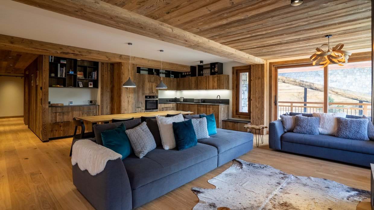 Luxury-Ski-Chalet-Meribel-Little-Bear-Oxford-Ski-Lounge.jpg
