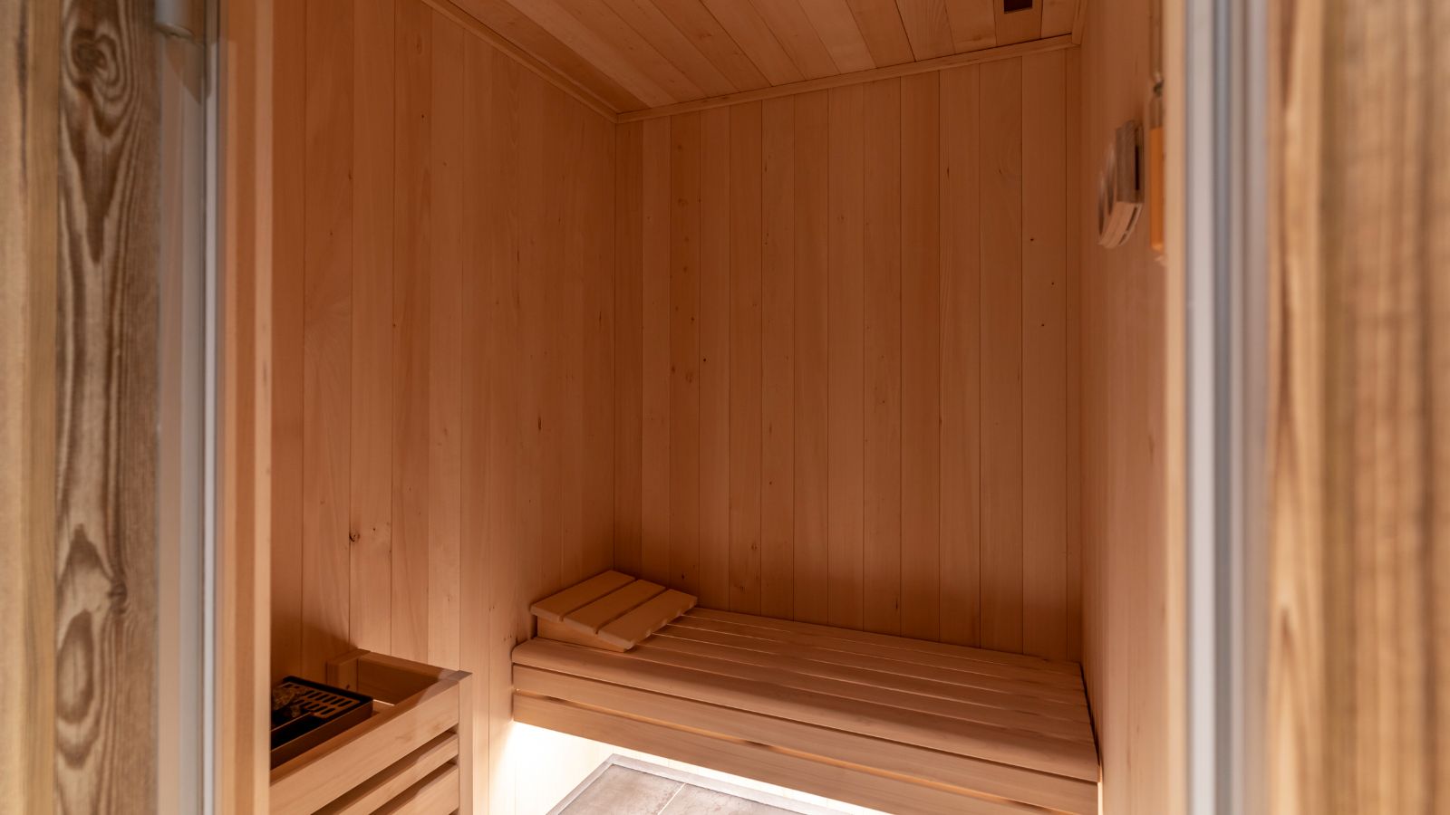 Luxury-Ski-Chalet-Meribel-Little-Bear-Oxford-Ski-Sauna.jpg