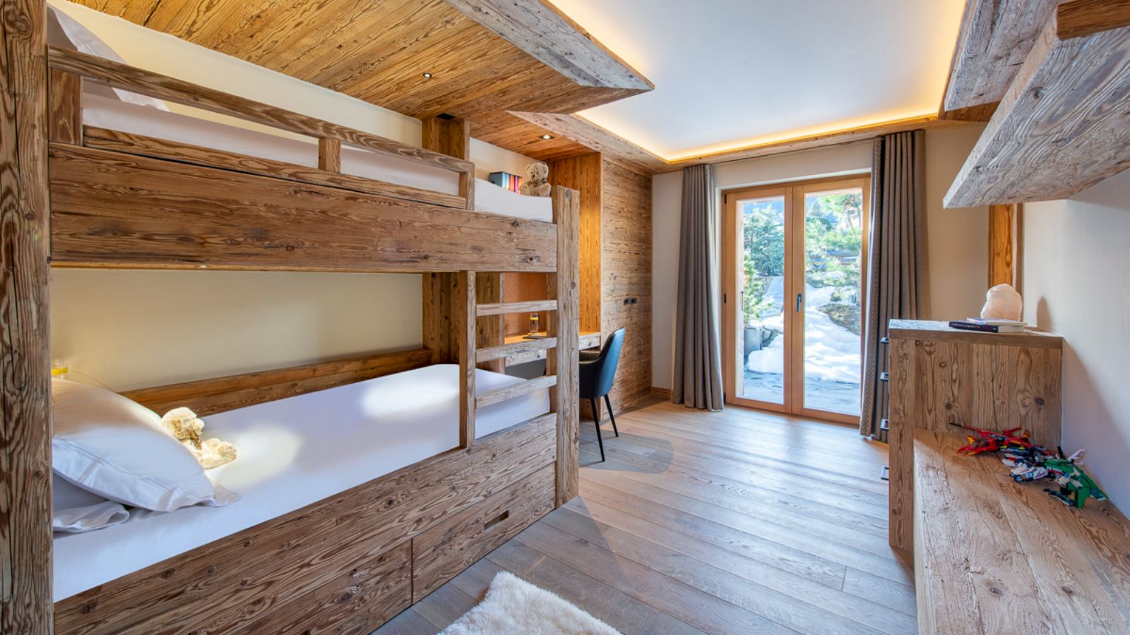 Luxury-Ski-Chalet-Verbier-Apartment-Triana-Oxford-Ski-Bunkroom.jpg