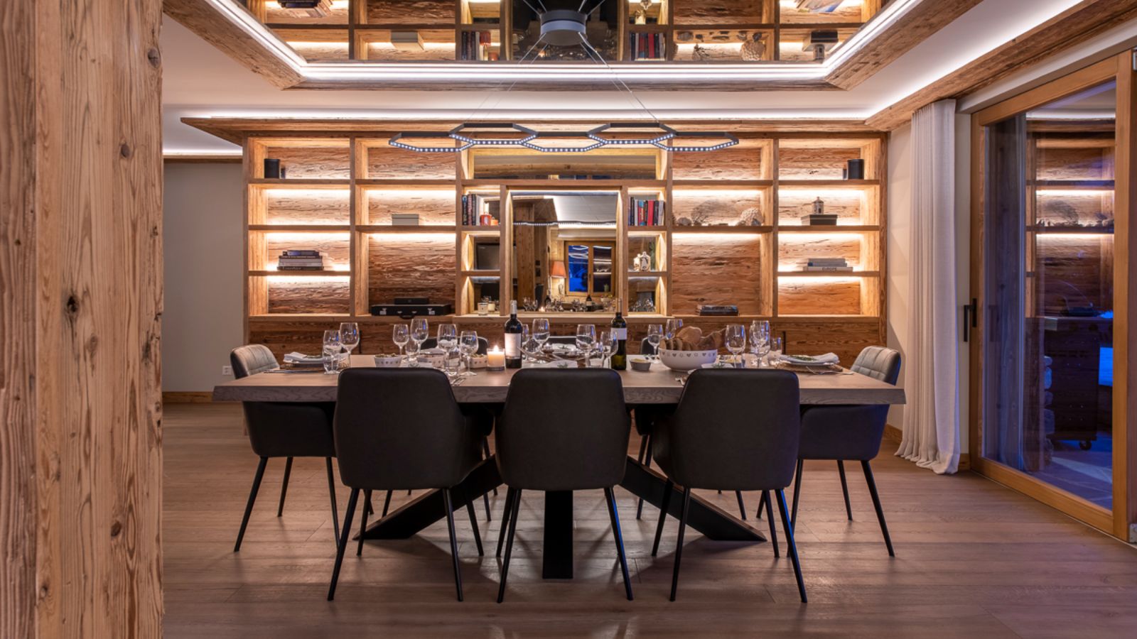 Luxury-Ski-Chalet-Verbier-Apartment-Triana-Oxford-Ski-Dining2.jpg