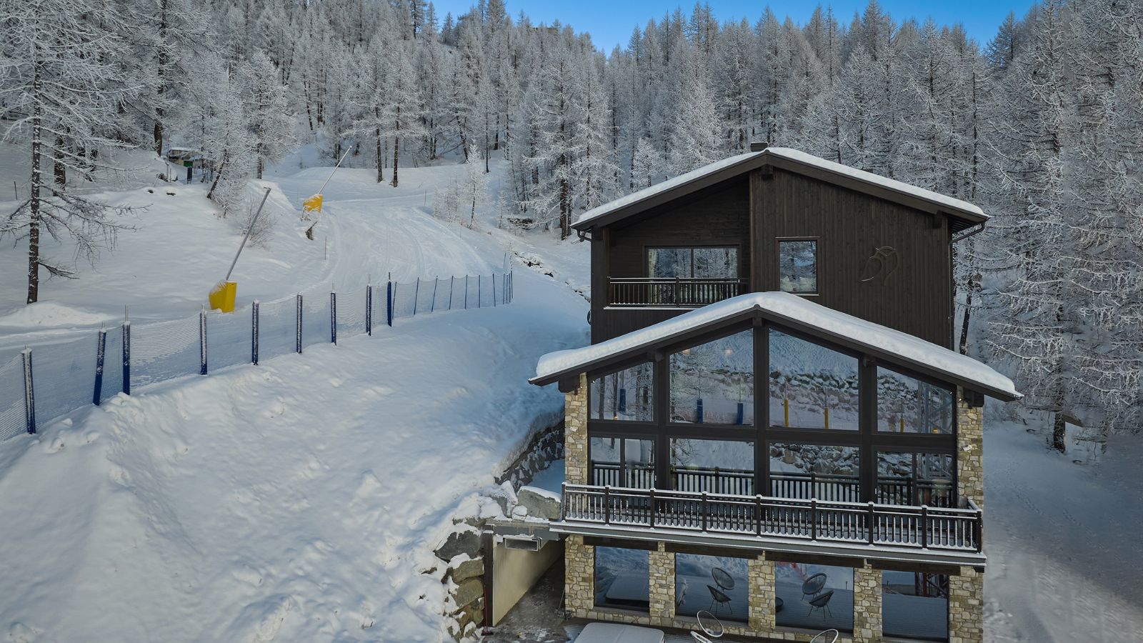 Luxury-Ski-Chalet-Cervinia-Il-Gufo-Oxford-Ski-Chalet.JPG