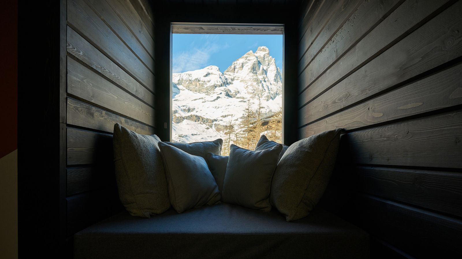 Luxury-Ski-Chalet-Cervinia-Il-Gufo-Oxford-Ski-Snug.JPG