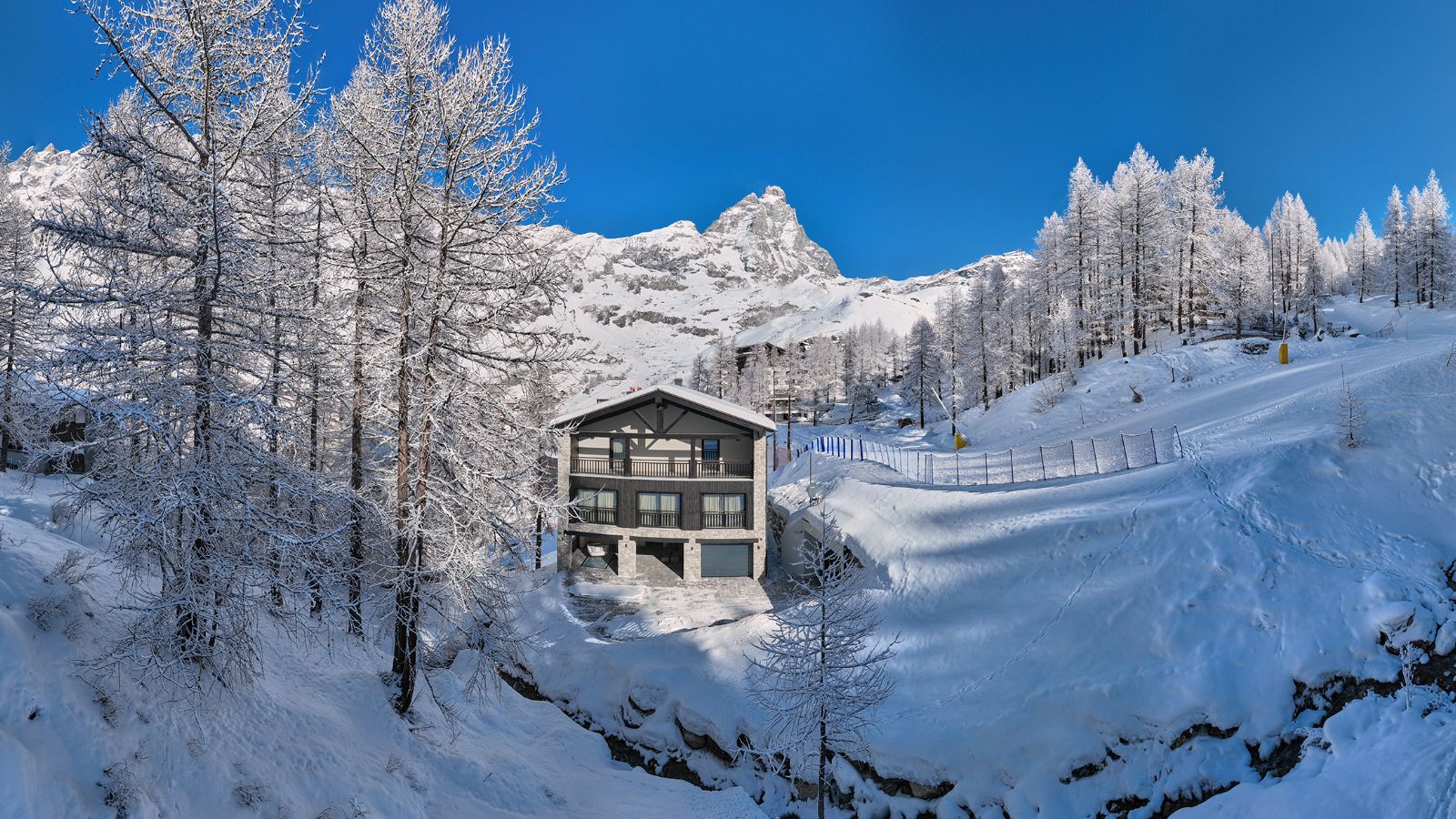Luxury-Ski-Chalet-Cervinia-Il-Gufo-Oxford-Ski-View.jpg
