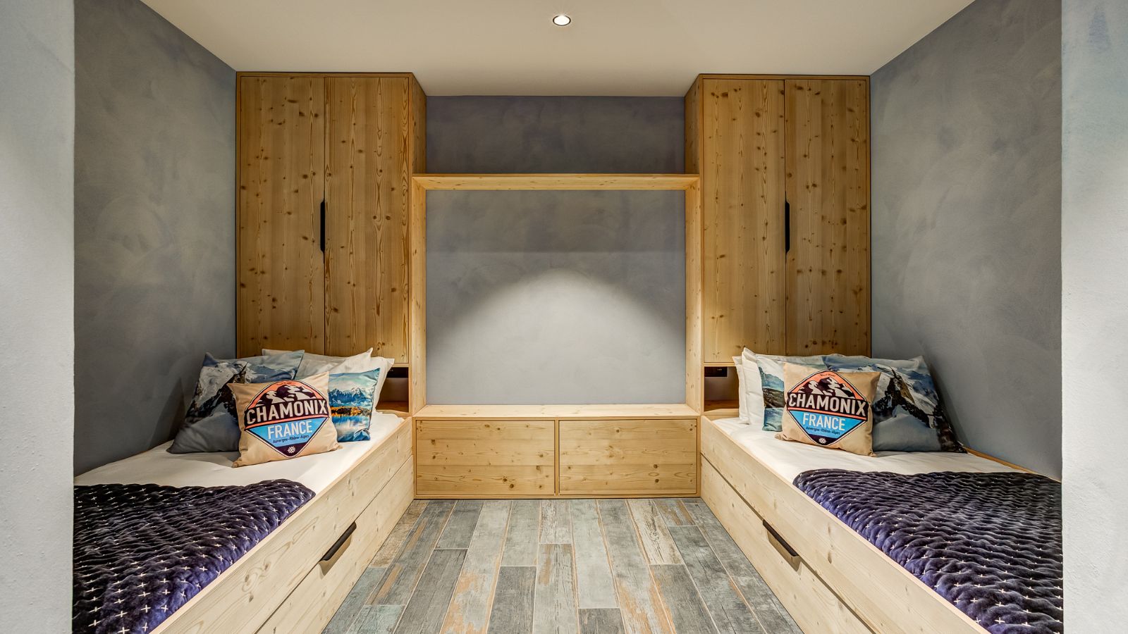 Luxury-Ski-Chalet-Chamonix-Chalet-Les Melezes-Oxford-Ski-Child-Bedroom (6).jpg