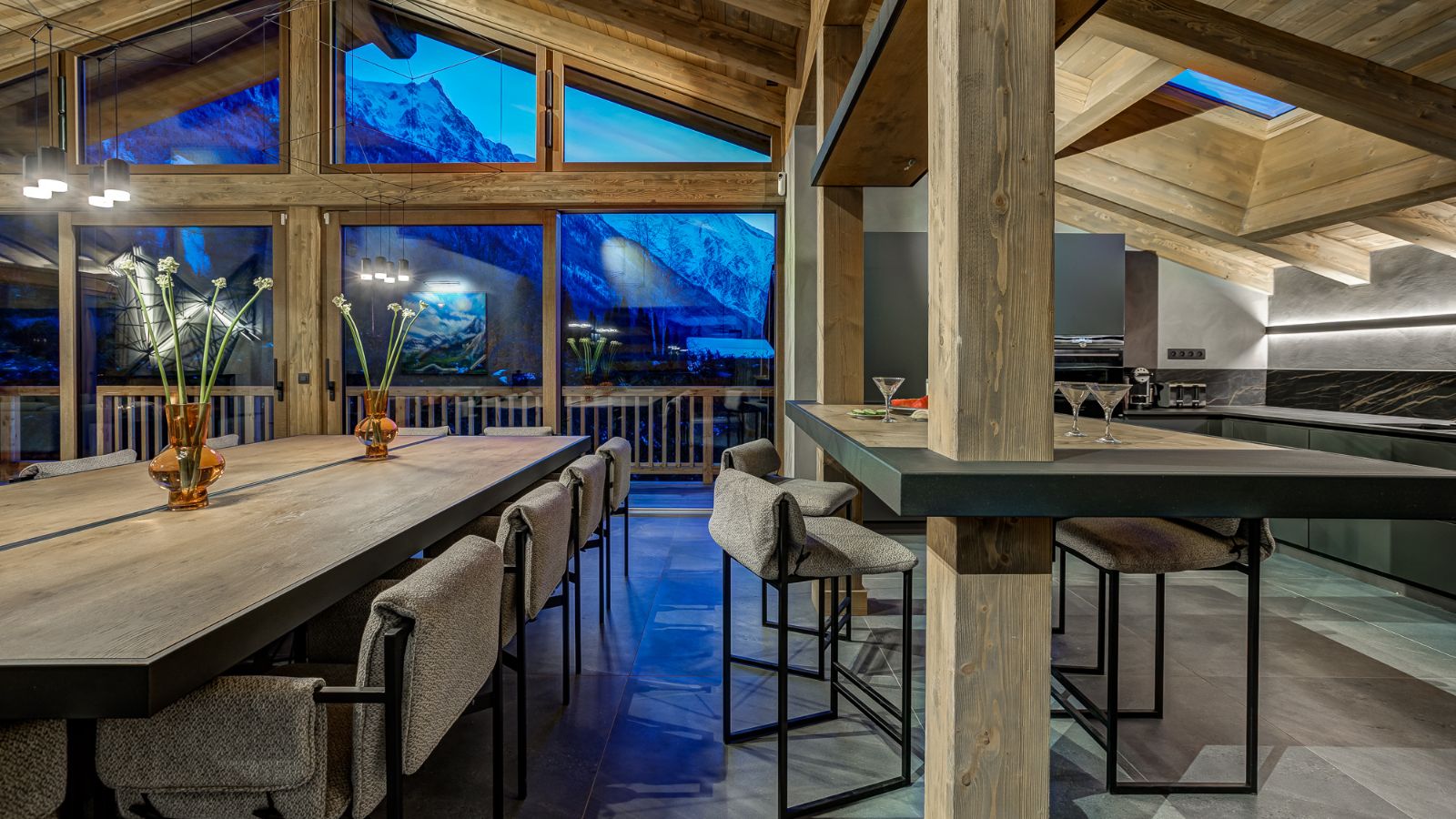 Luxury-Ski-Chalet-Chamonix-Chalet-Les Melezes-Oxford-Ski-Dining.jpg