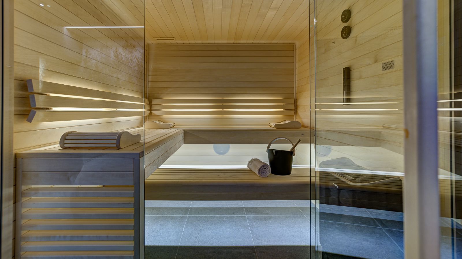 Luxury-Ski-Chalet-Chamonix-Chalet-Les Melezes-Oxford-Ski-Sauna.jpg