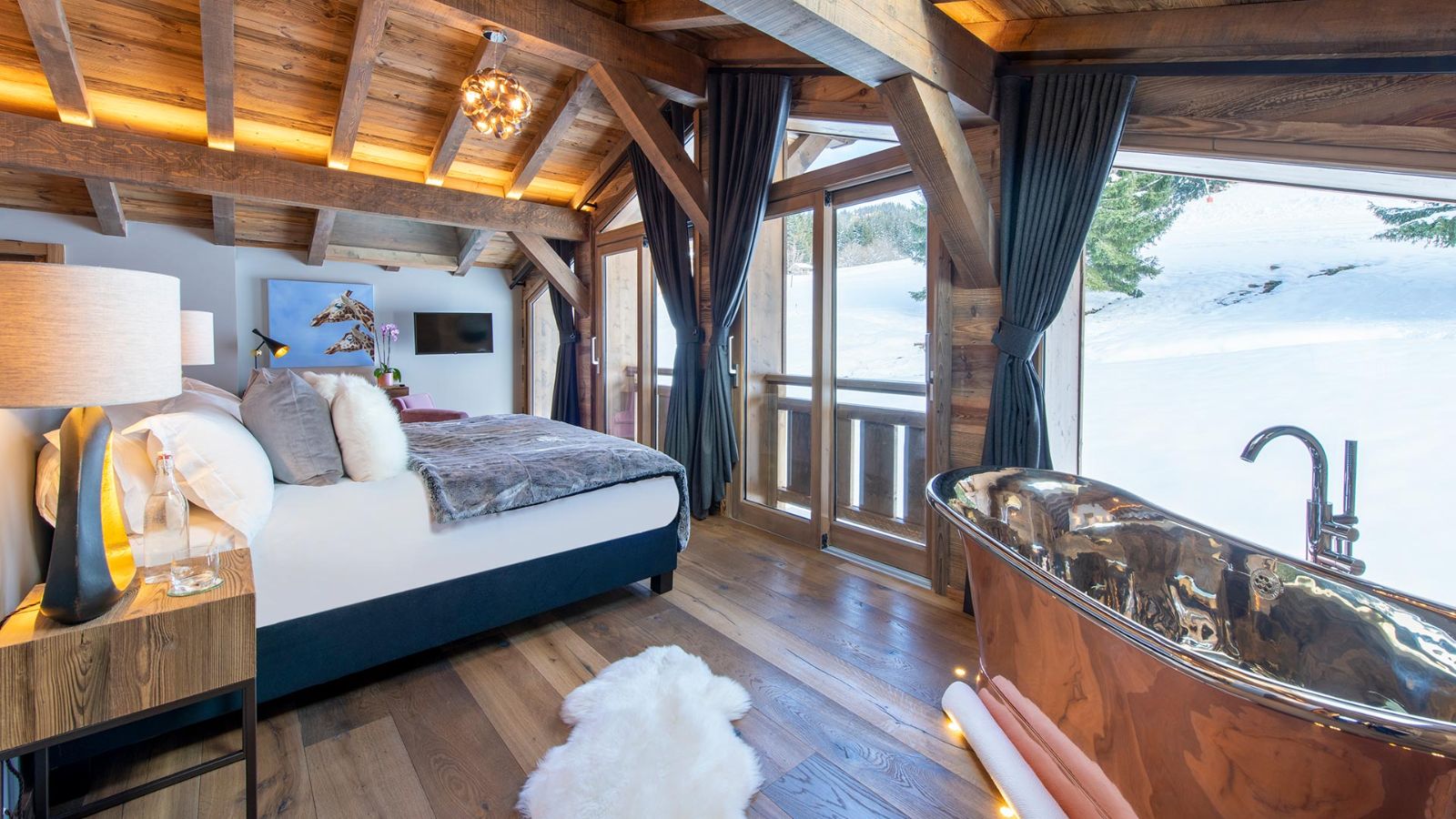 Luxury-ski-chalet-Les-Gets-Le-sapins-oxford-ski-Bedroom (2).jpg