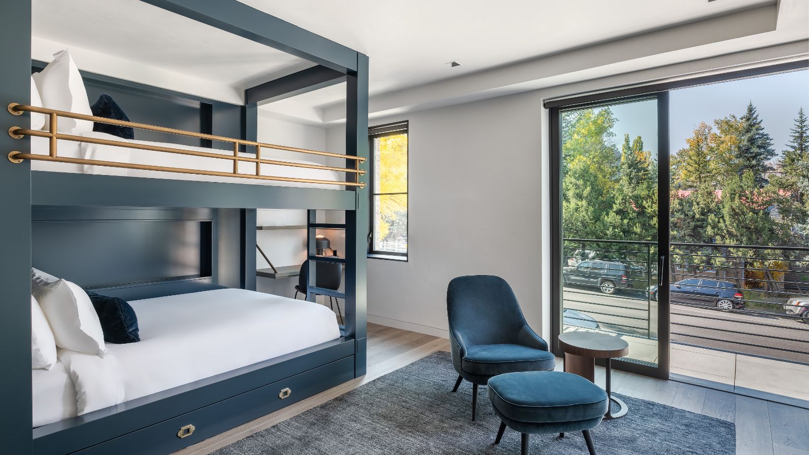 Luxury-Ski-Chalet-Aspen-Aspen-Street-Lodge-Oxford-Ski-Bunk-Bedroom (7).jpg