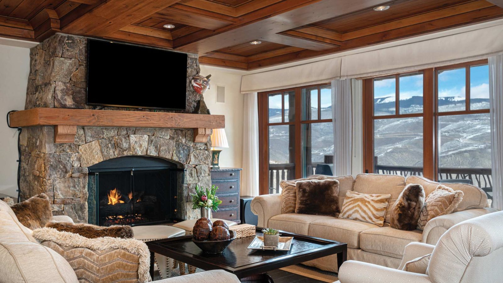 Luxury-Ski-Chalet-Beaver-Creek-Bluebird-Chalet-Oxford-Ski-Lounge (7).jpg