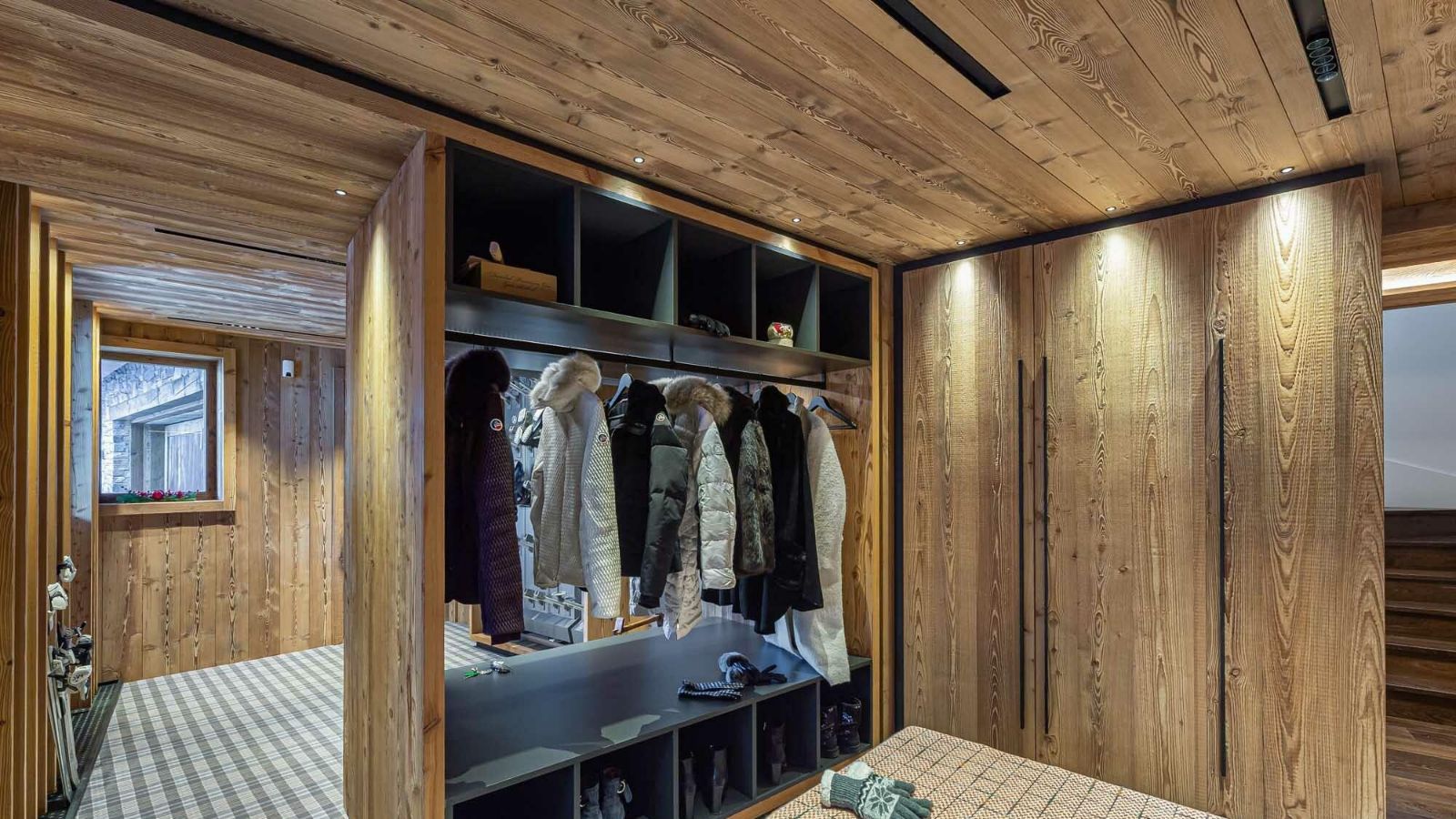 chalet-moulin-le-praz-osc-boot room.jpg