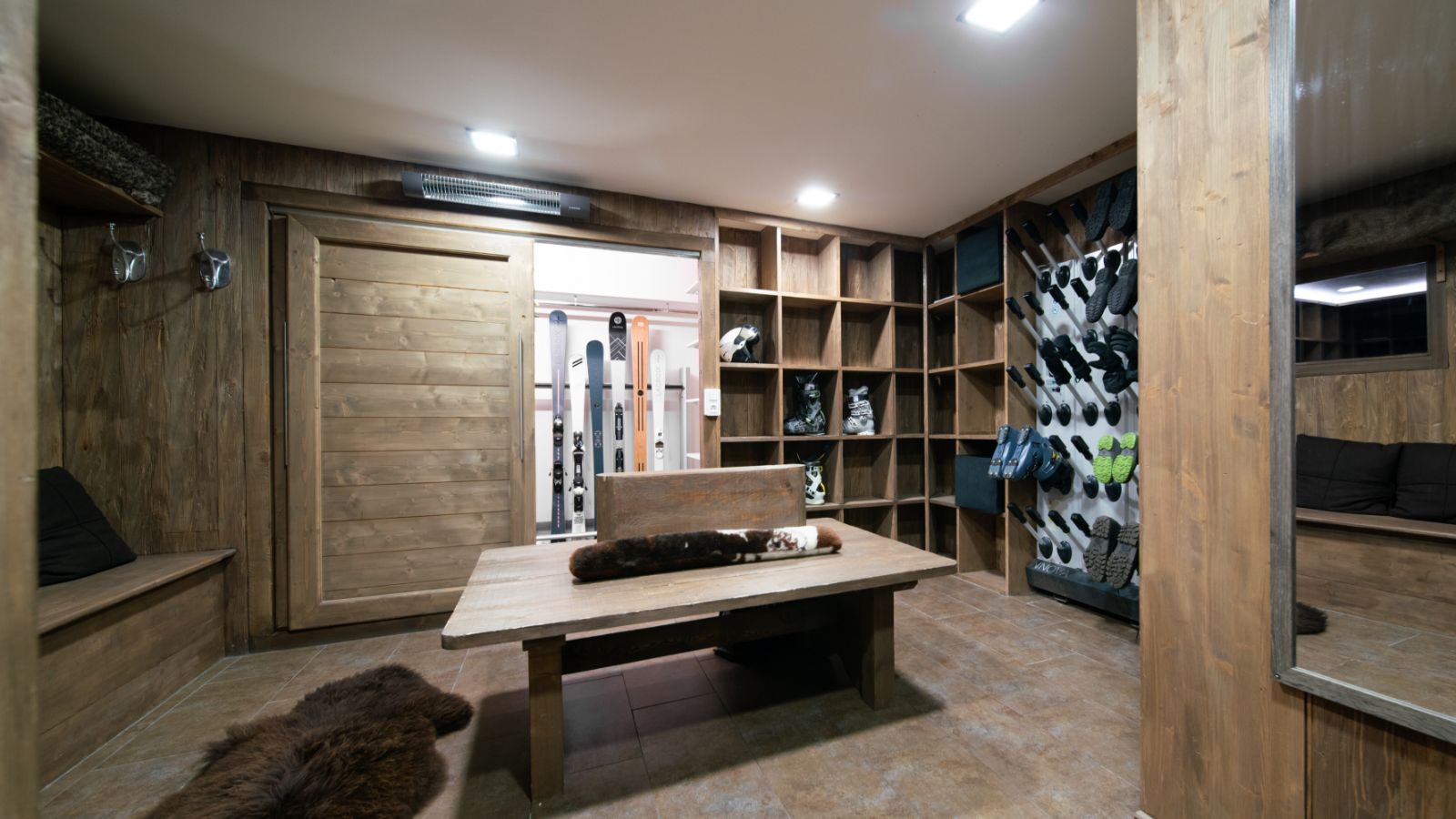Luxury-ski-chalet-des-ours-osc-boot-room.jpg