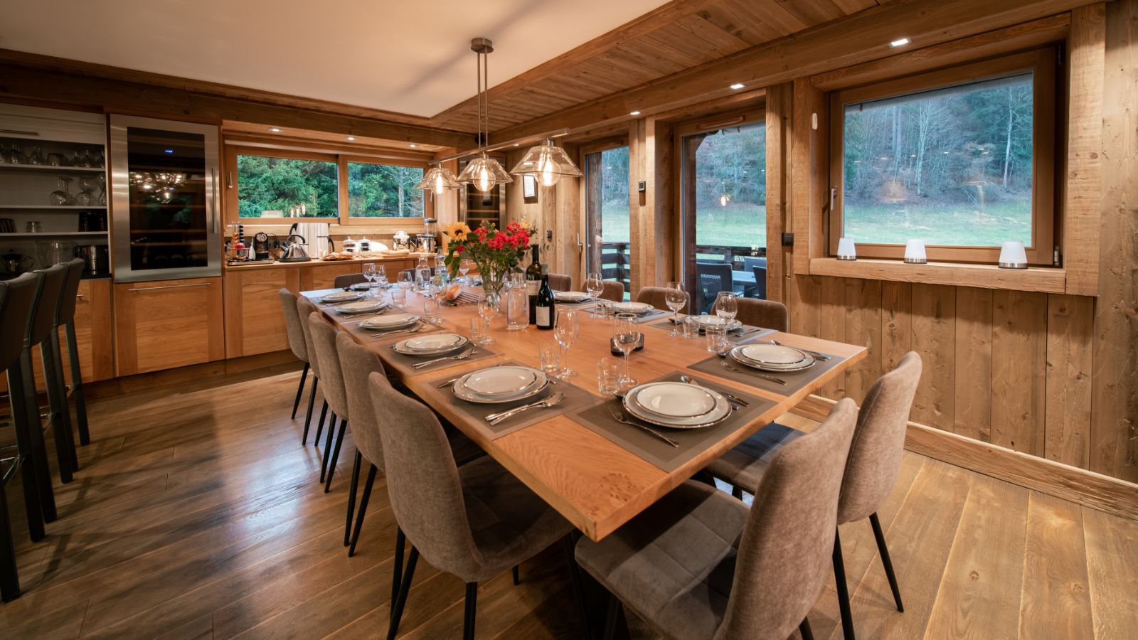 Luxury-ski-chalet-des-ours-osc-dining-table.jpg