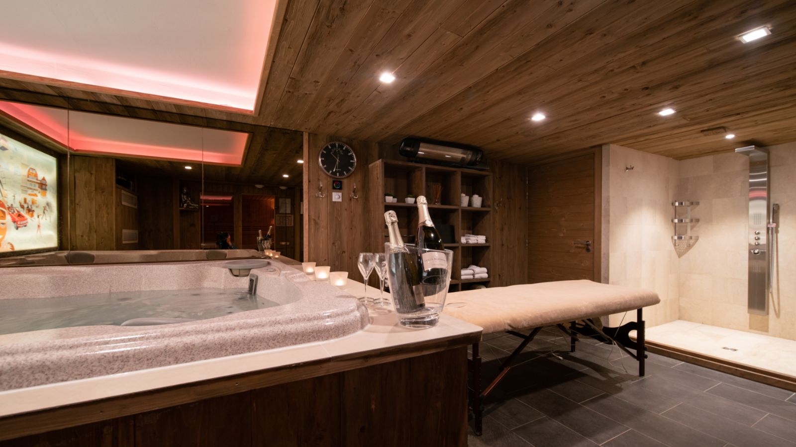 Luxury-ski-chalet-des-ours-osc-hot-tub.jpg