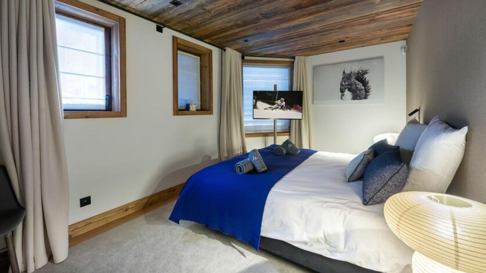 Luxury-ski-chalet-courchevel-chalet-ciuk-oxford-ski-bed.jpg