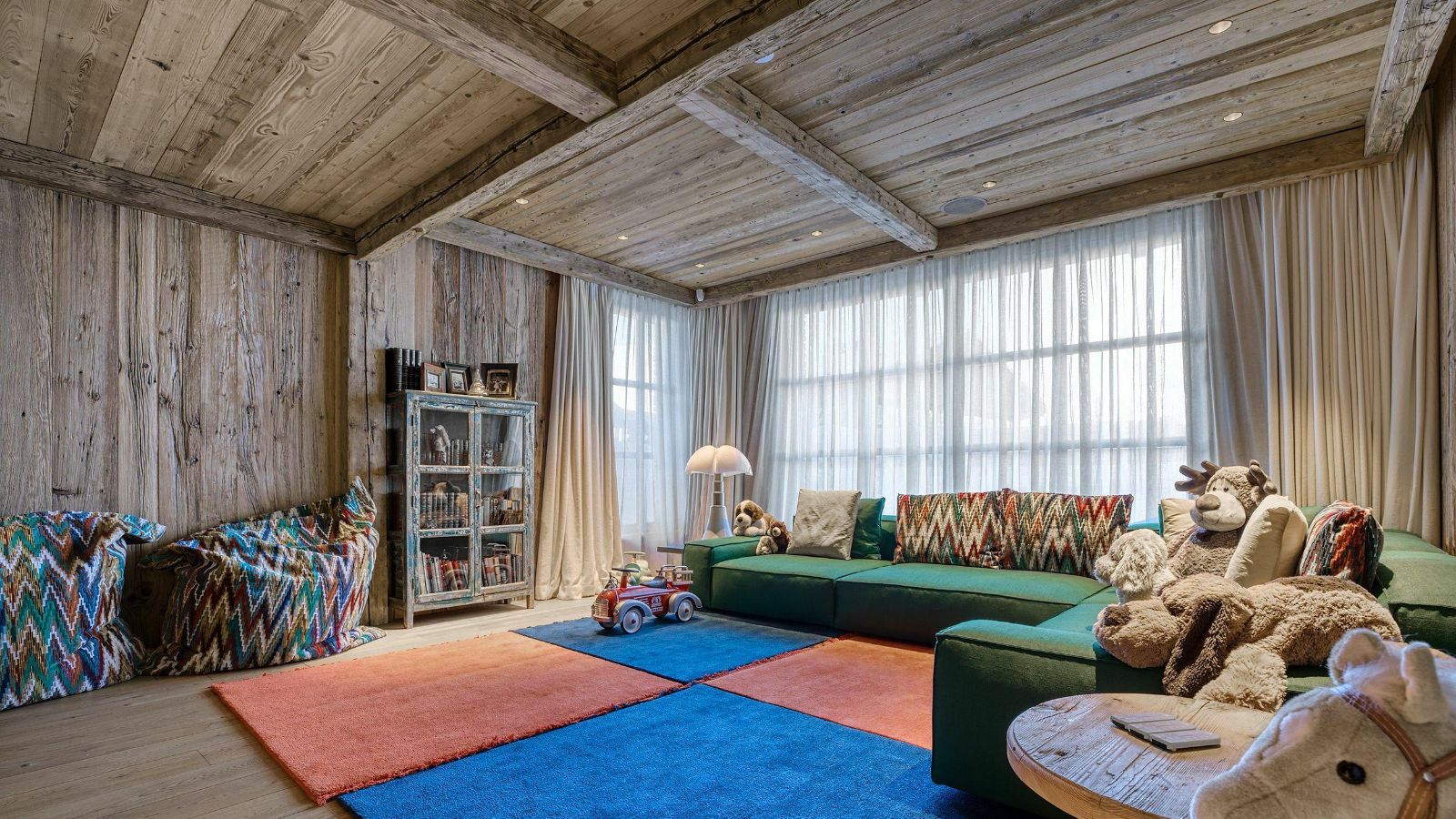 Luxury-ski-chalet-1850-monet-playroom.jpg