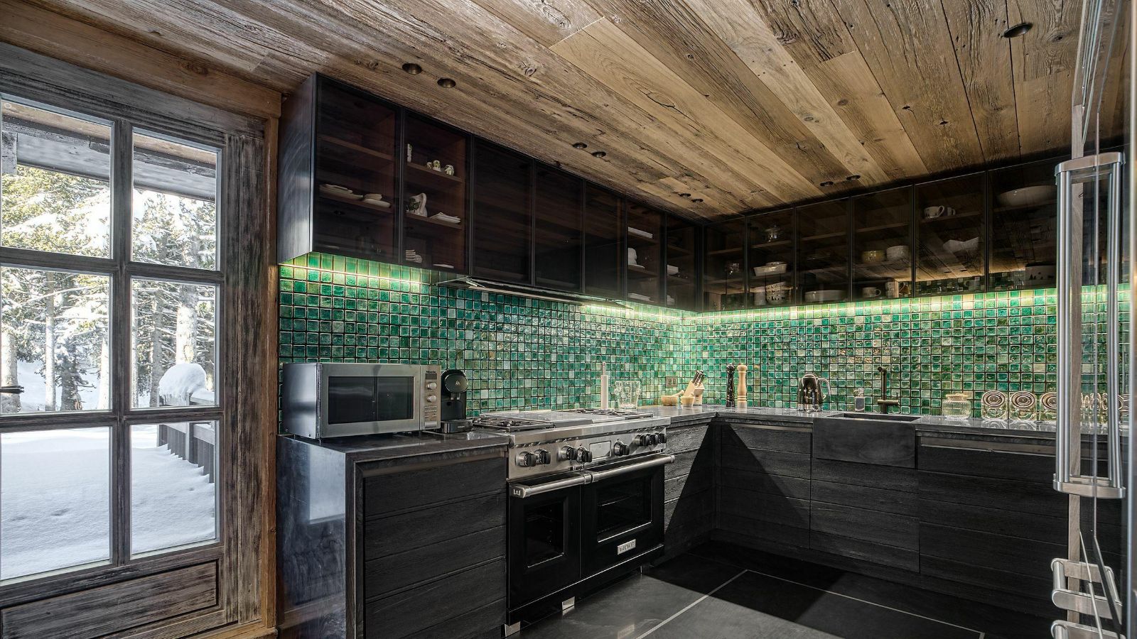Luxury-ski-chalet-1850-monet-kitchen.jpg
