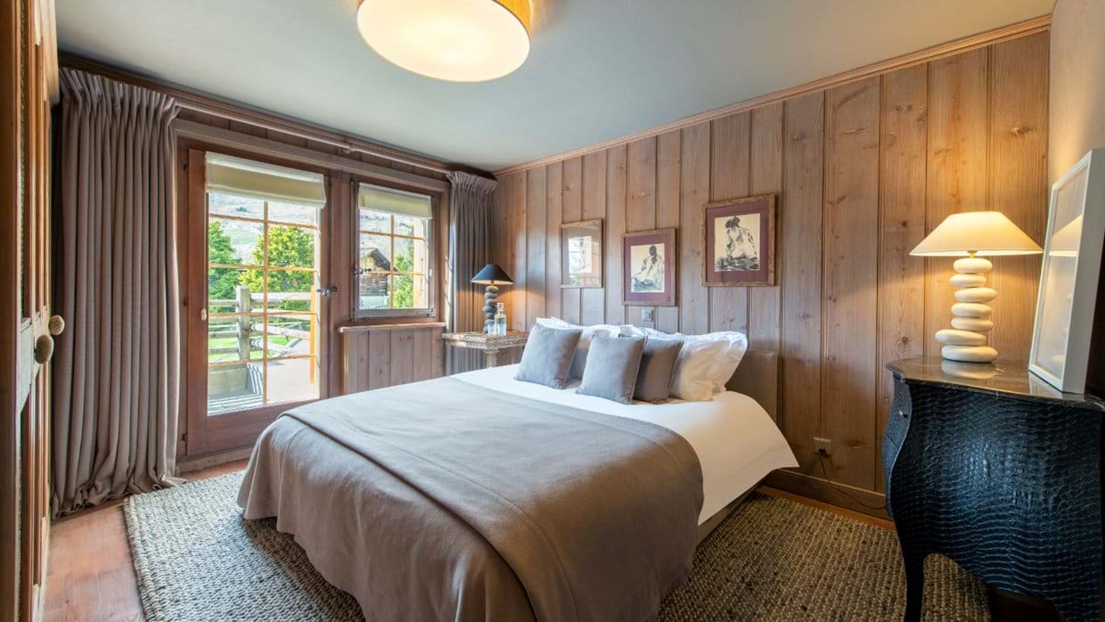 Luxury-ski-chalet-Verbier-Breithorn-Oxford-Ski-Bedroom(2).jpg