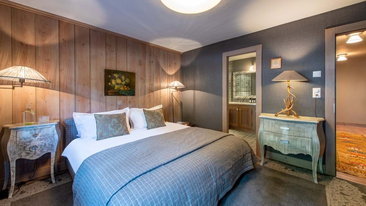 Luxury-ski-chalet-Verbier-Breithorn-Oxford-Ski-Bedroom(3).jpg