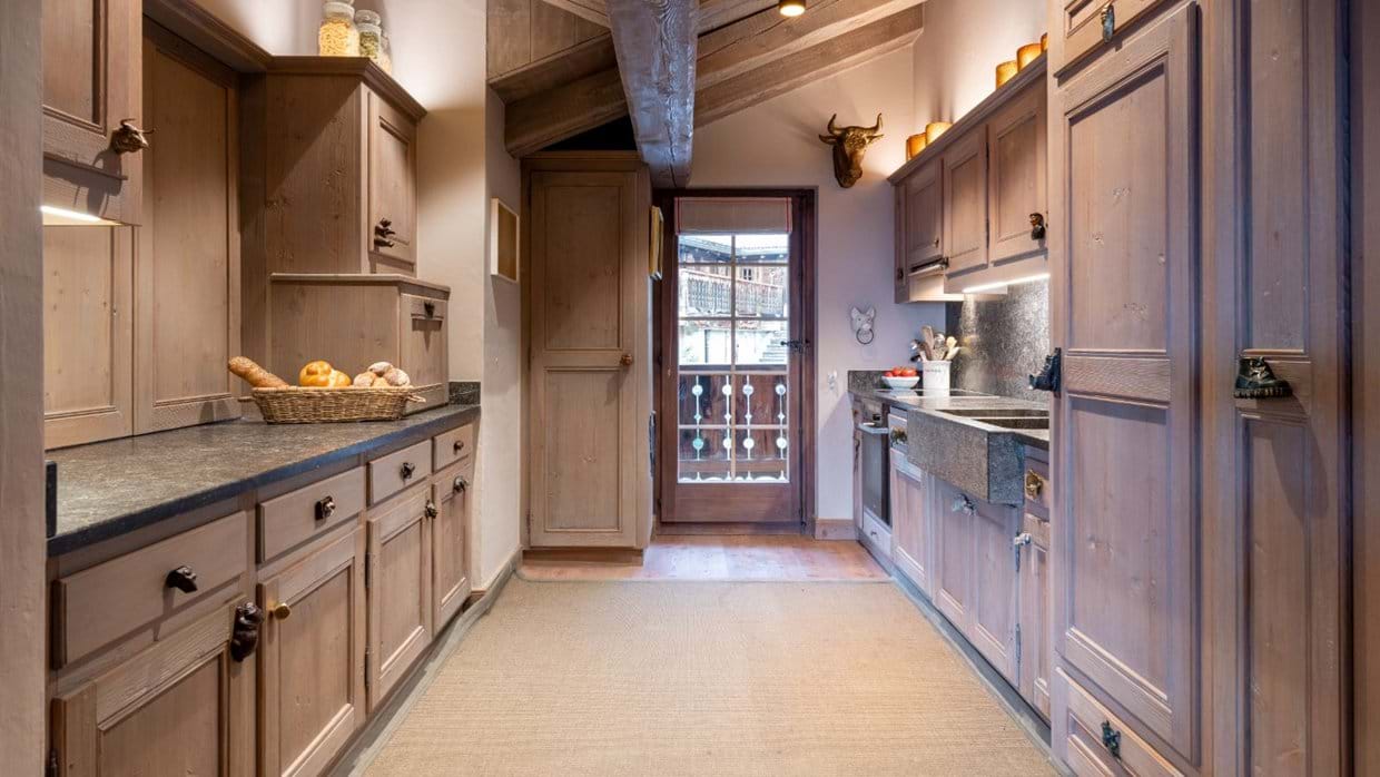 Luxury-ski-chalet-Verbier-Breithorn-Oxford-Ski-Kitchen.jpg