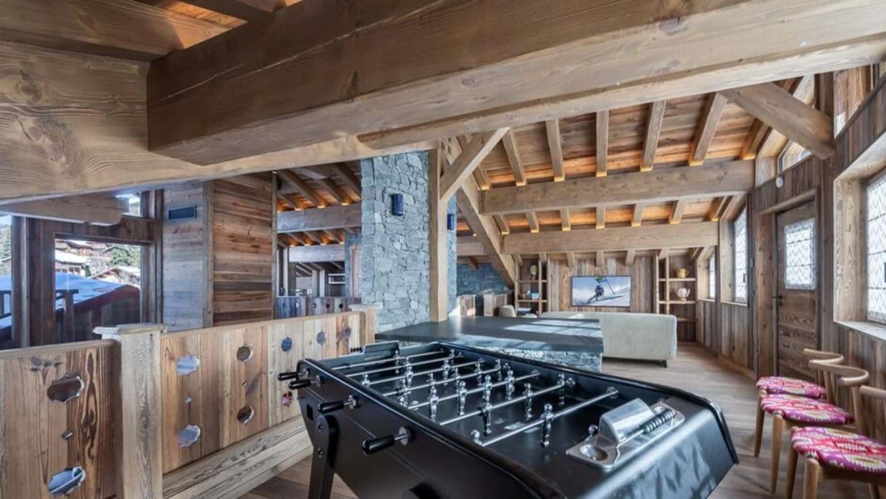 Luxury-ski-chalet-nanook-barfoot.jpg