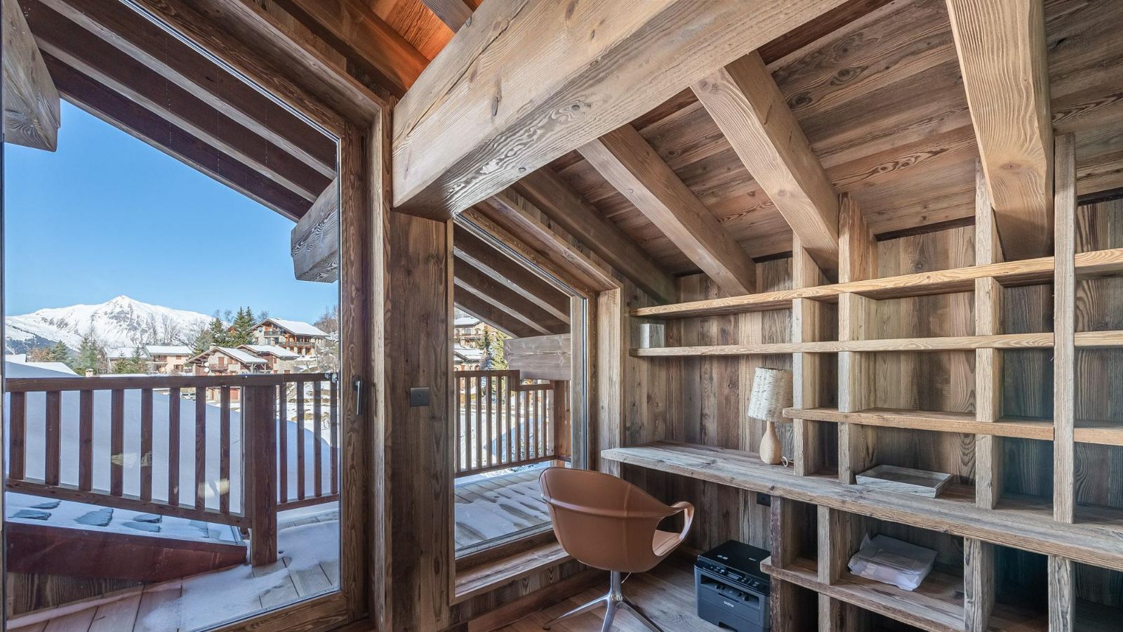 Luxury-ski-chalet-nanook-office.jpg
