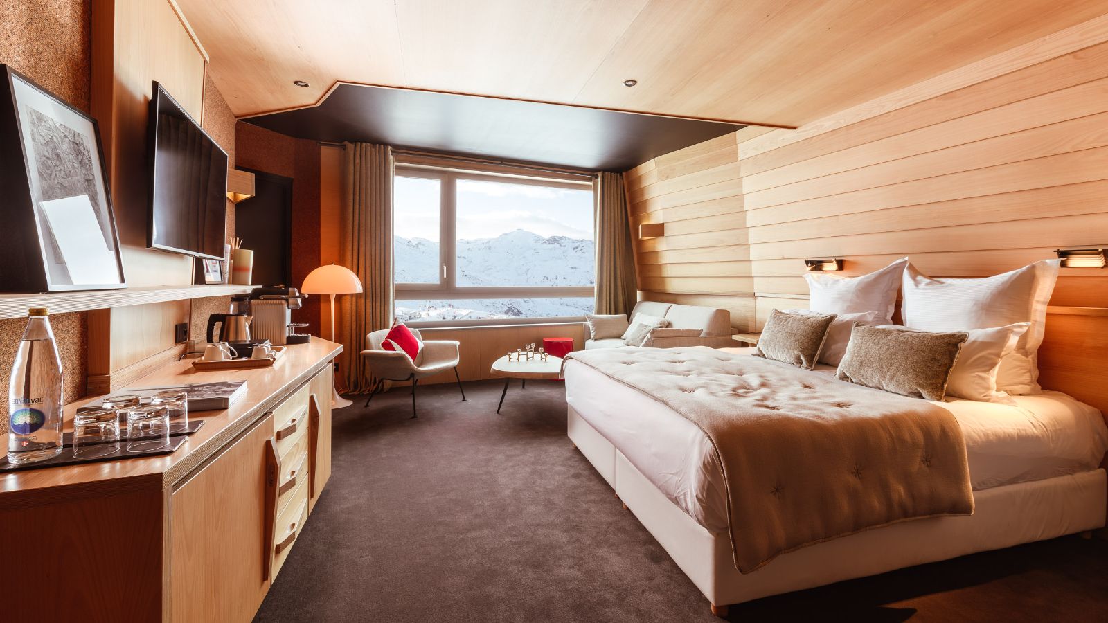 Luxury-Ski-Hotel-Val-Thorens-Altapura-Oxford-Ski-Bedroom (28).jpg