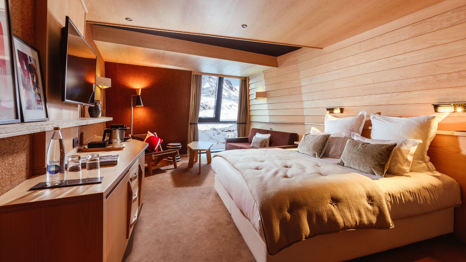 Luxury-Ski-Hotel-Val-Thorens-Altapura-Oxford-Ski-Bedroom (35).jpg