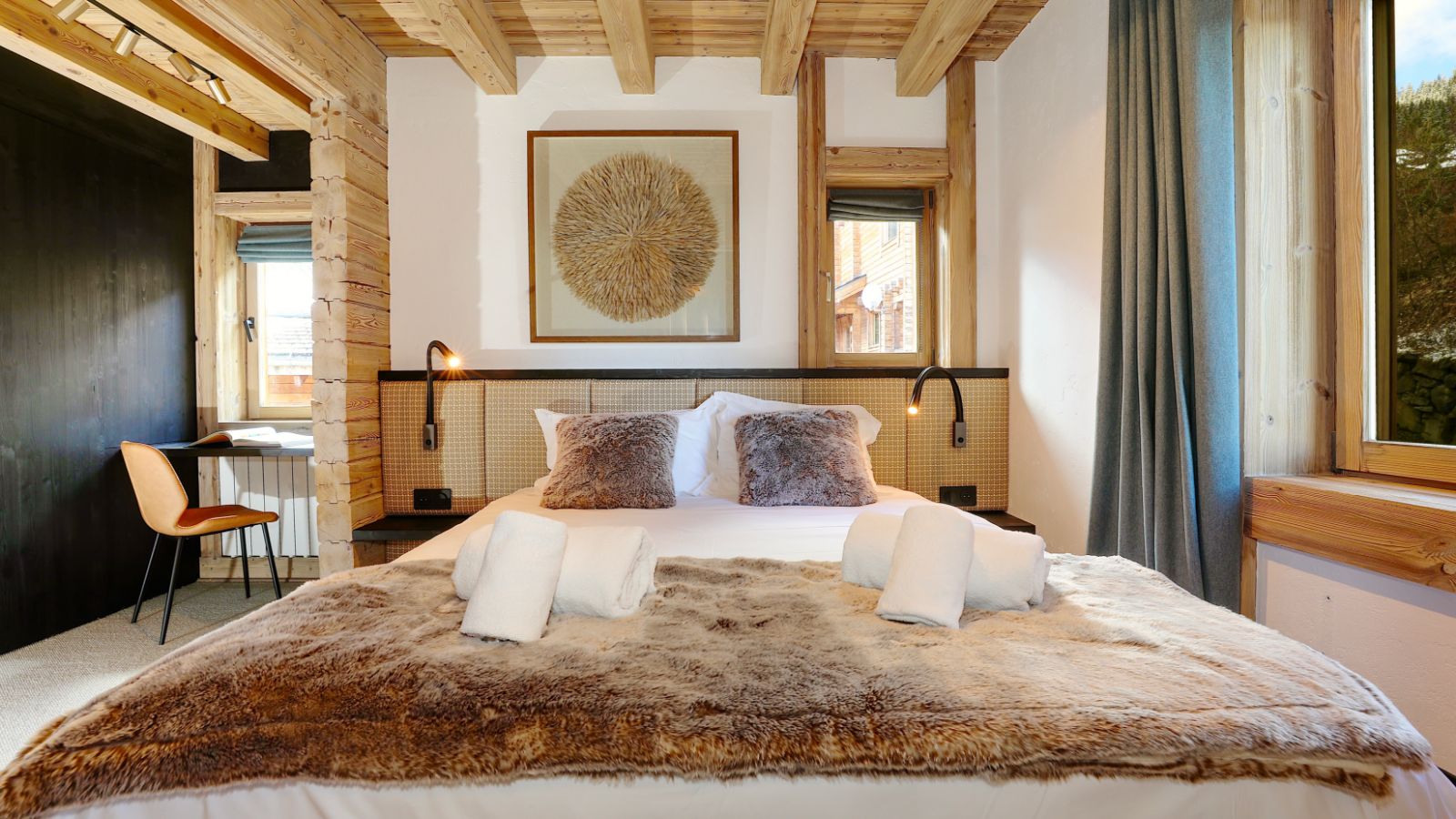 luxury-ski-chalet-aurelia-oxfordski-bedroom.jpeg